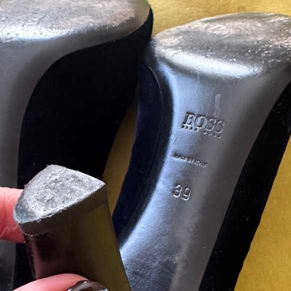 Hugo Boss Women's Elegant Dark Blue Velvet Heels - Picture 5 of 11